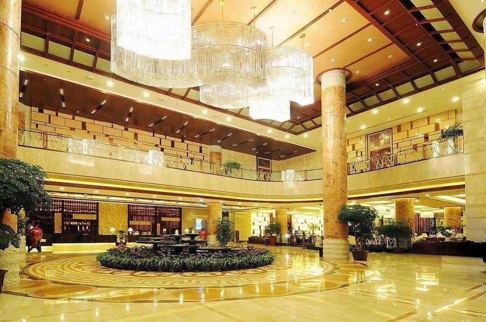 Empark Grand Hotel Tengchong Exteriör bild
